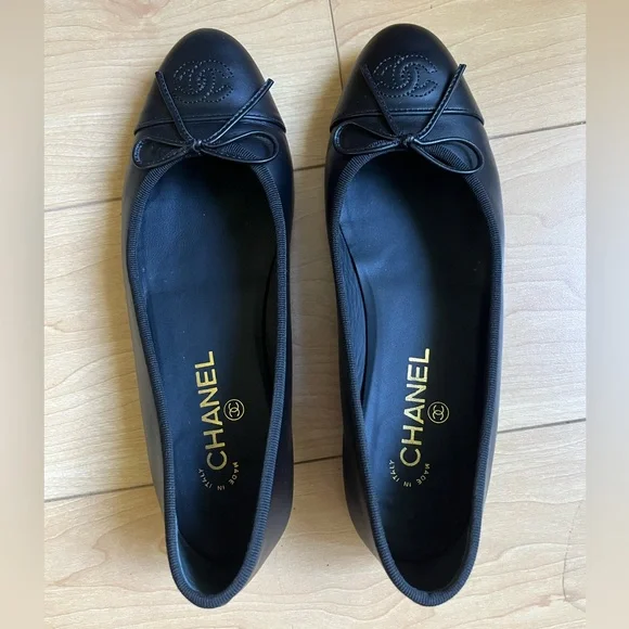 CHANEL Black Leather Ballet Flats - Picture 6 of 8